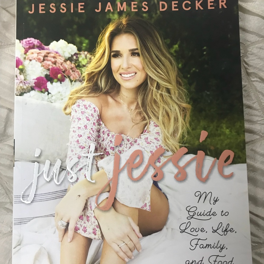 Jessie James Decker Signed Just Jessie Book!